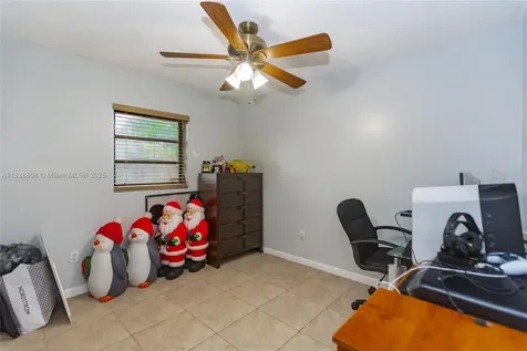 906 Cardinal Place Homestead FL 33035