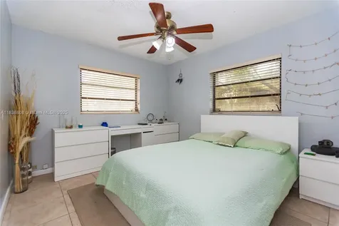 906 Cardinal Place Homestead FL 33035