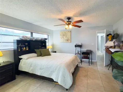 906 Cardinal Place Homestead FL 33035