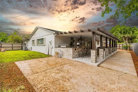 906 Cardinal Place Homestead FL 33035