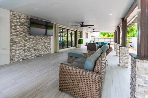 906 Cardinal Place Homestead FL 33035