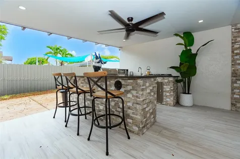 906 Cardinal Place Homestead FL 33035