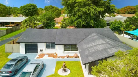 906 Cardinal Place Homestead FL 33035