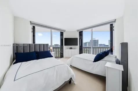 2000 Island Boulevard Aventura FL 33160