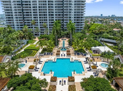 2000 Island Boulevard Aventura FL 33160