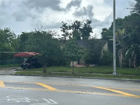 1739 SW 12th Avenue Miami FL 33129
