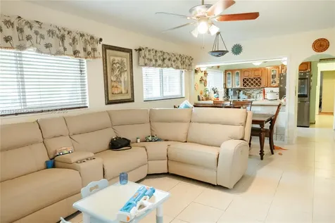 85 NW 21st Street Homestead FL 33030