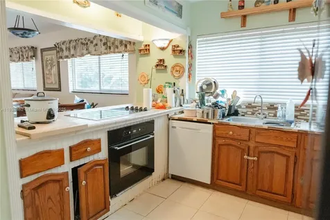 85 NW 21st Street Homestead FL 33030
