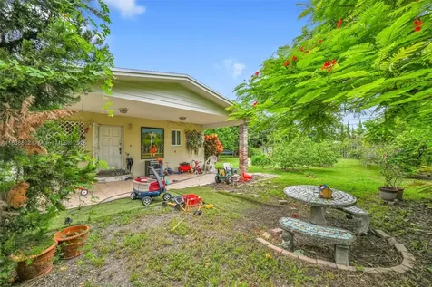 85 NW 21st Street Homestead FL 33030