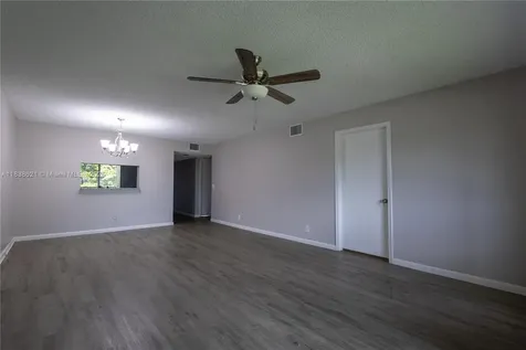 Pembroke Pines FL 33027
