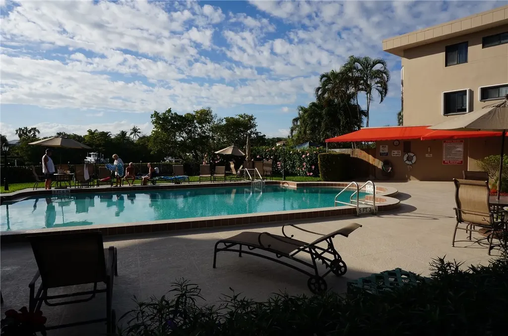 5001 Collins Avenue Miami Beach FL 33140