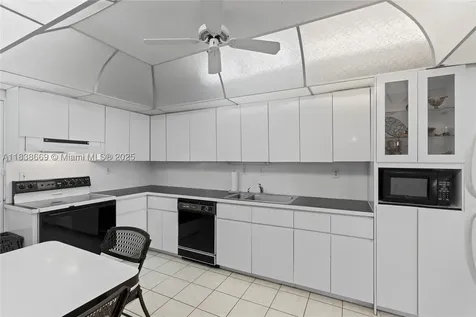 5001 Collins Avenue Miami Beach FL 33140