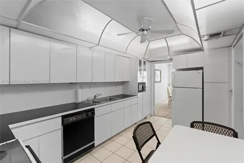 5001 Collins Avenue Miami Beach FL 33140