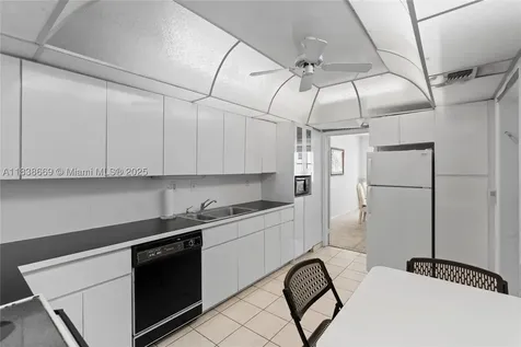 5001 Collins Avenue Miami Beach FL 33140
