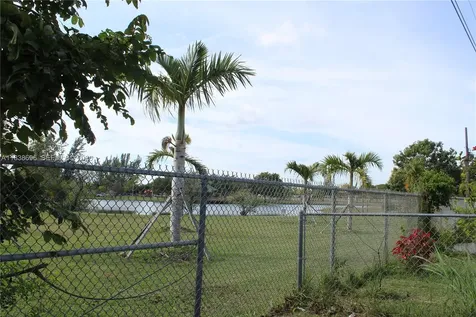 496 SW 9th Avenue Florida City FL 33034