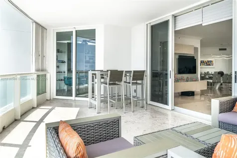 21050 Point Place Aventura FL 33180