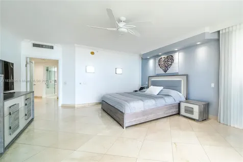 21050 Point Place Aventura FL 33180