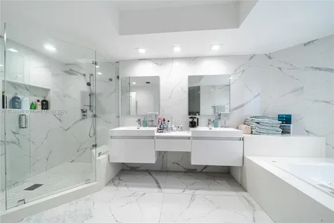 21050 Point Place Aventura FL 33180