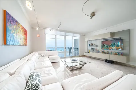 21050 Point Place Aventura FL 33180