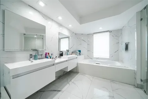 21050 Point Place Aventura FL 33180