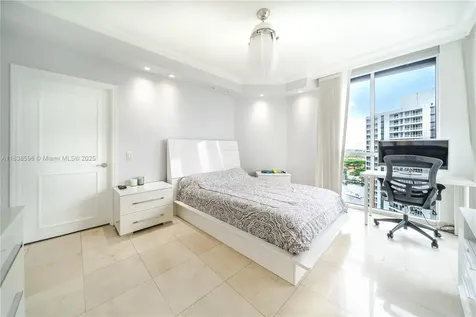 21050 Point Place Aventura FL 33180