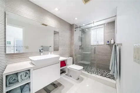 21050 Point Place Aventura FL 33180