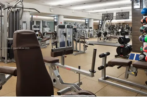 21050 Point Place Aventura FL 33180