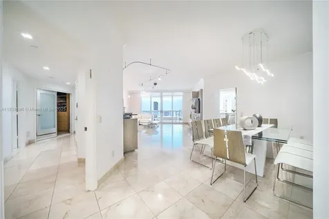 21050 Point Place Aventura FL 33180