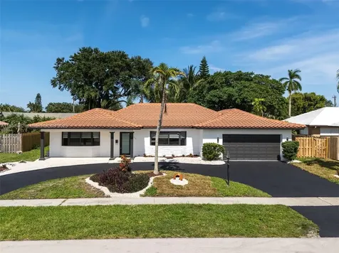 220 SW 75th Terrace Plantation FL 33317