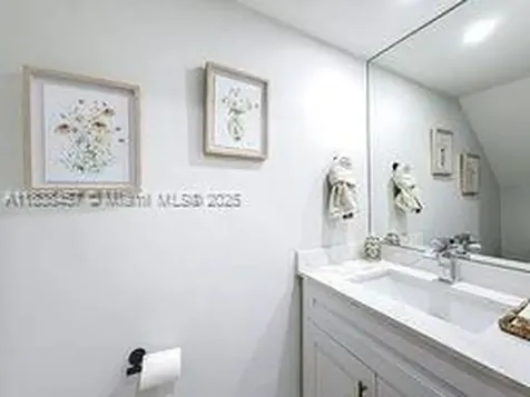 350 Grapetree Drive Key Biscayne FL 33149