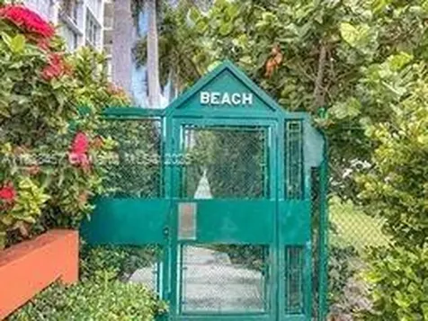 350 Grapetree Drive Key Biscayne FL 33149