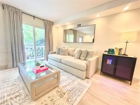 626 Meridian Avenue Miami Beach FL 33139