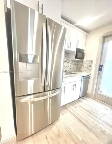 626 Meridian Avenue Miami Beach FL 33139