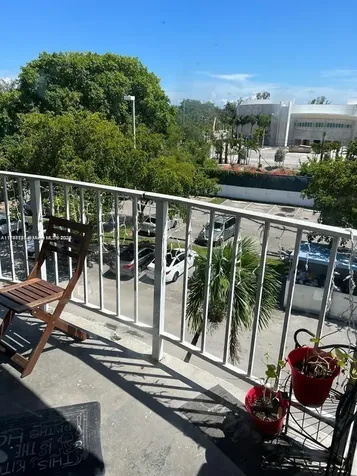 498 NW 165th Street Road Miami FL 33169