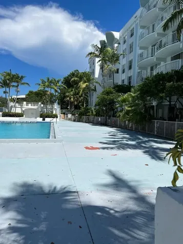 498 NW 165th Street Road Miami FL 33169