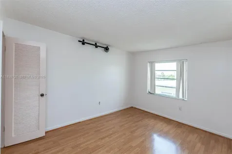 3862 NE 171st Street North Miami Beach FL 33160