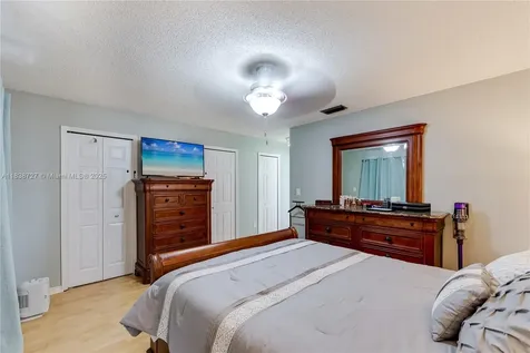 1060 NW 128th Court Miami FL 33182