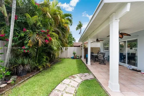 1060 NW 128th Court Miami FL 33182