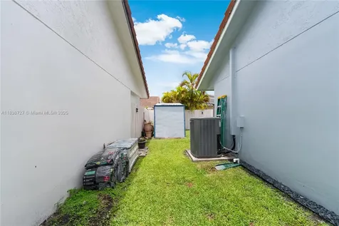 1060 NW 128th Court Miami FL 33182