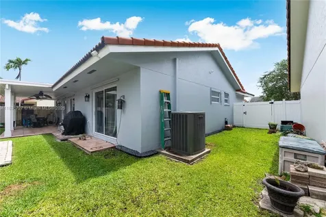 1060 NW 128th Court Miami FL 33182