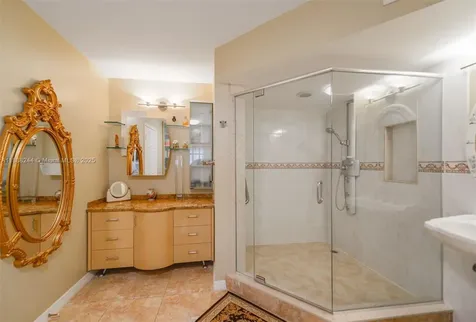 2751 S Ocean Drive Hollywood FL 33019