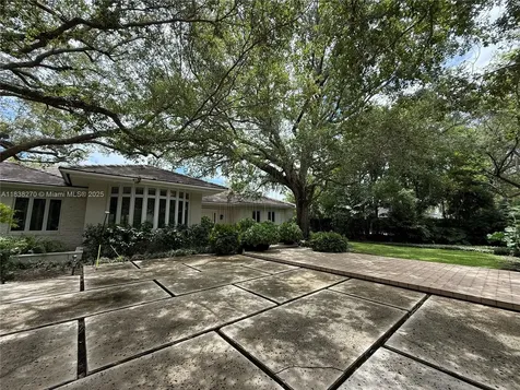 11055 Paradela Street Coral Gables FL 33156