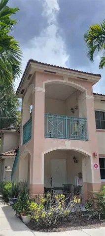 2125 NW 77th Way Pembroke Pines FL 33024