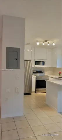 2125 NW 77th Way Pembroke Pines FL 33024