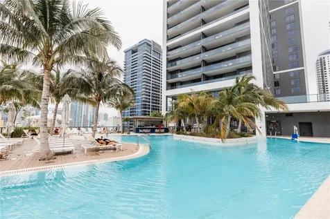 601 NE 1st Avenue Miami FL 33132