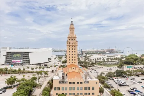 601 NE 1st Avenue Miami FL 33132