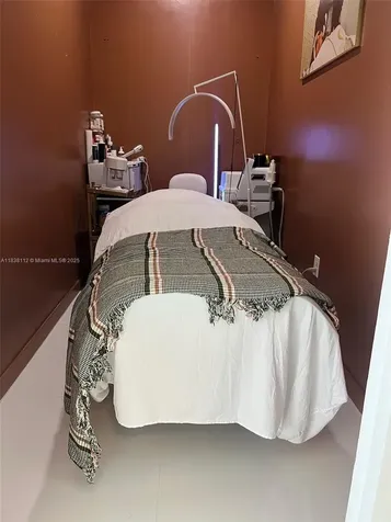 Confidentially NE 7 Th Avenue Miami FL 33161