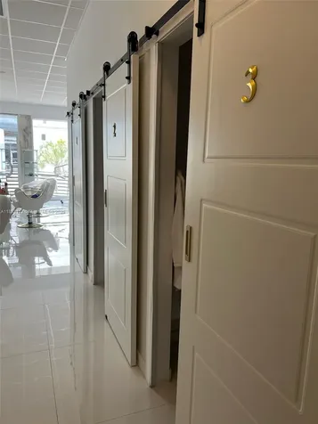 Confidentially NE 7 Th Avenue Miami FL 33161