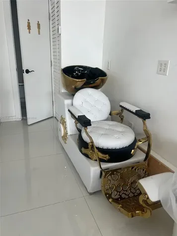 Confidentially NE 7 Th Avenue Miami FL 33161