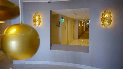 10275 Collins Avenue Bal Harbour FL 33154